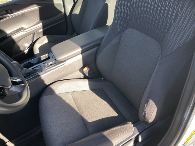 Used 2025 Toyota Camry LE AWD/4WD image 13