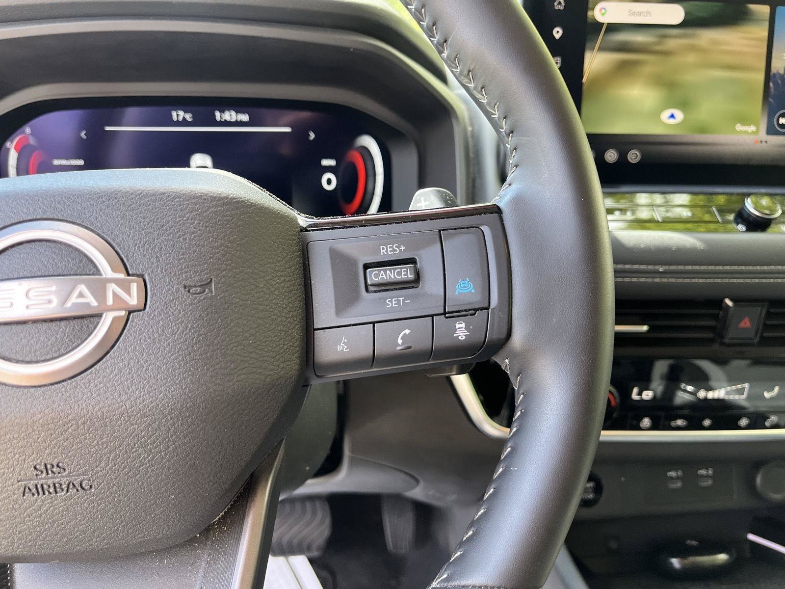 Used 2025 Nissan Rogue SL AWD/4WD image 27