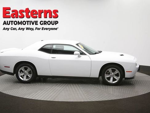 Used 2022 Dodge Challenger SXT image 43