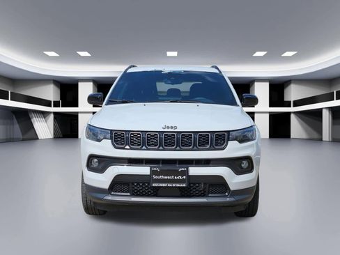 Used 2025 Jeep Compass Latitude w/ Altitude Special Edition AWD/4WD image 9