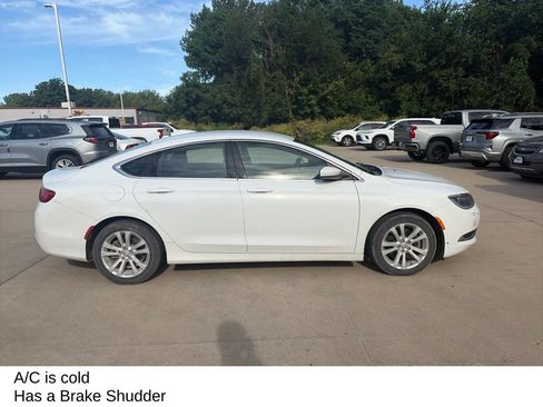 Used 2015 Chrysler 200 Limited w/ Convenience Group FWD image 6