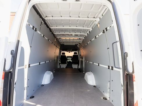 Used 2025 Mercedes-Benz Sprinter 2500 image 22