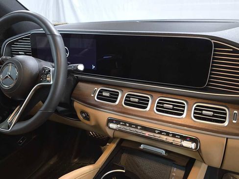 Certified 2025 Mercedes-Benz GLE 450 4MATIC image 11