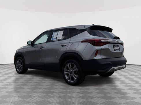Used 2021 Kia Seltos LX AWD/4WD image 4