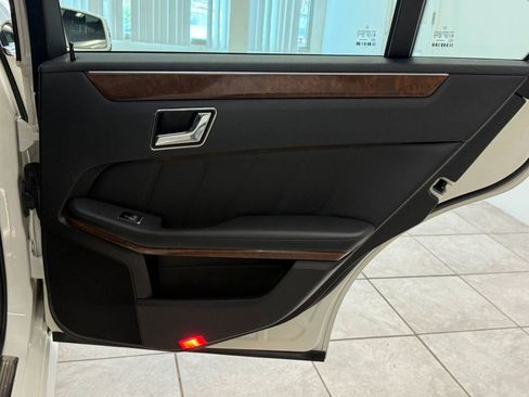 Used 2011 Mercedes-Benz E 350 Sedan image 19
