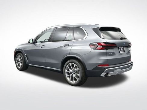 New 2026 BMW X5 xDrive50e w/ Climate Comfort Package image 7