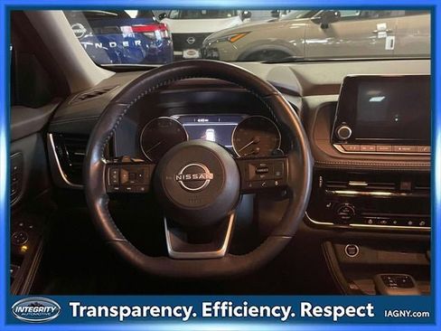 Used 2023 Nissan Rogue SL AWD/4WD image 16