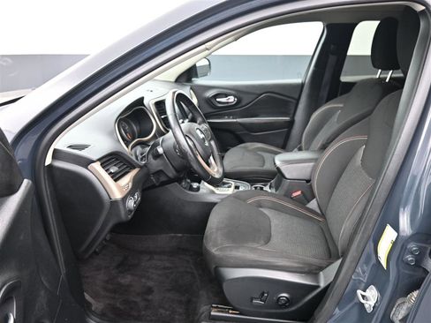 Used 2017 Jeep Cherokee 75th Anniversary image 12