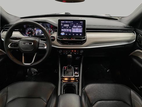 Used 2025 Jeep Compass Limited image 20