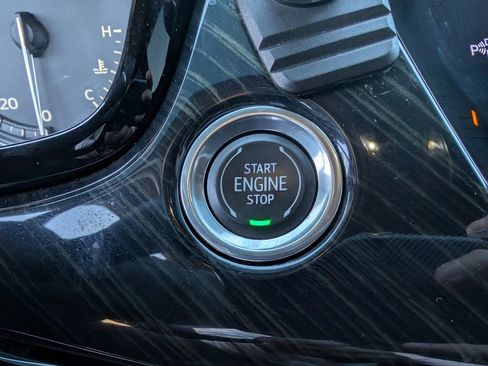 Used 2020 Cadillac XT6 Premium Luxury image 32