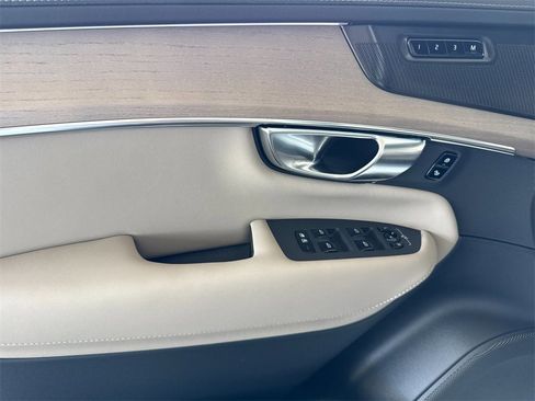 New 2026 Volvo XC90 B6 Plus w/ Protection Package Premier image 10