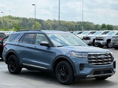 Used 2025 Ford Explorer Active AWD/4WD image 37