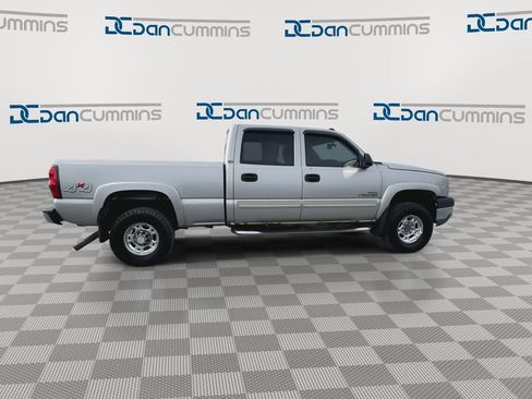 Used 2005 Chevrolet Silverado 2500 LT w/ Heavy-Duty Power Package image 9