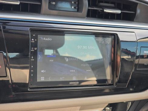 Used 2015 Toyota Corolla LE FWD image 4