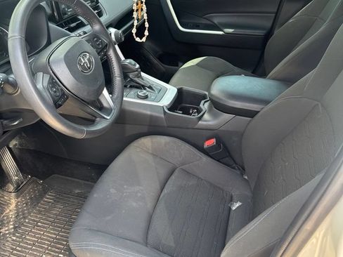 Used 2022 Toyota RAV4 SE AWD/4WD image 2