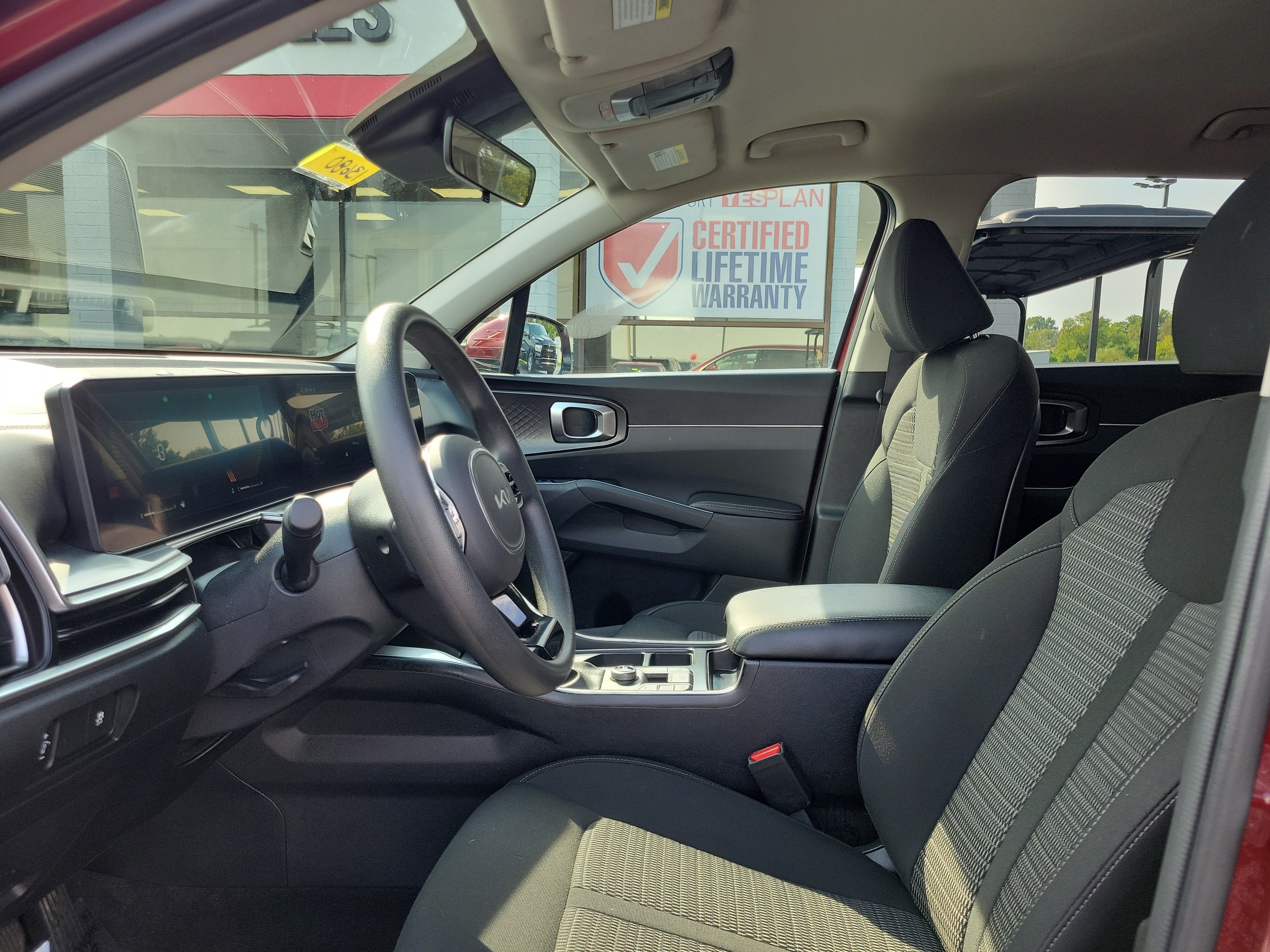 Used 2025 Kia Sorento LX FWD image 15