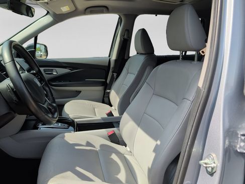 Used 2019 Honda Pilot Touring image 17