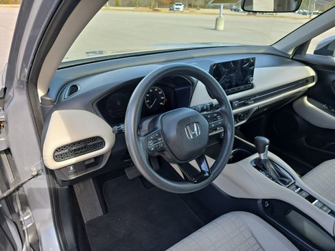 Used 2023 Honda HR-V LX image 14