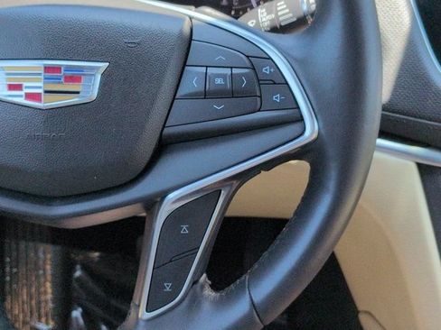 Used 2018 Cadillac XT5 FWD image 25
