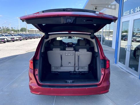 Used 2022 Honda Odyssey Touring image 9