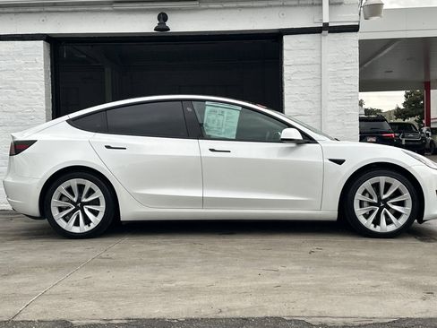 Used 2021 Tesla Model 3 Standard Range Plus image 3