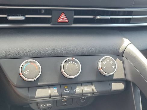 New 2026 Hyundai Elantra SE FWD image 12