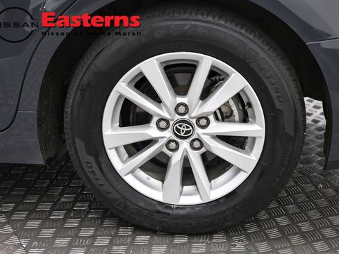 Used 2025 Toyota Camry LE image 32