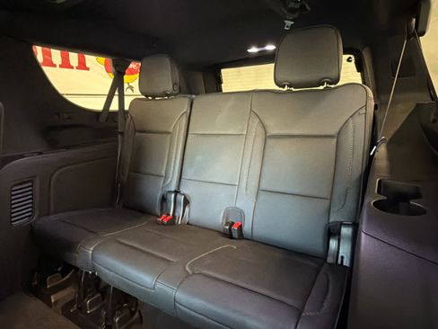 Used 2023 GMC Yukon XL Denali image 23