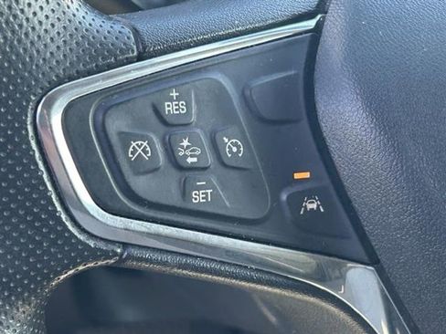 Used 2020 Chevrolet Equinox LS w/ LS Convenience Package image 12