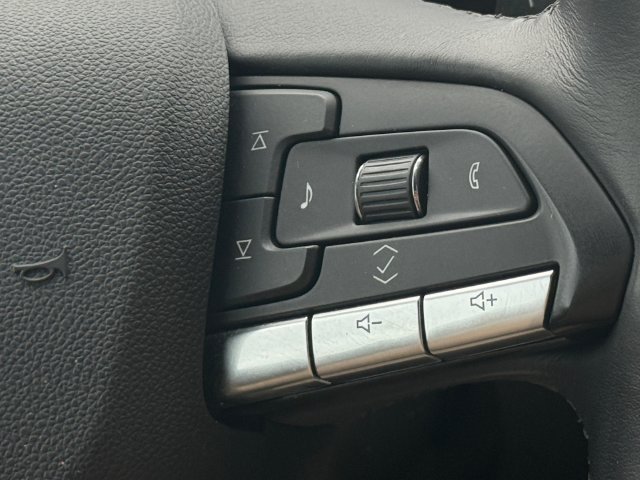 Certified 2024 Cadillac XT4 Luxury AWD/4WD image 12