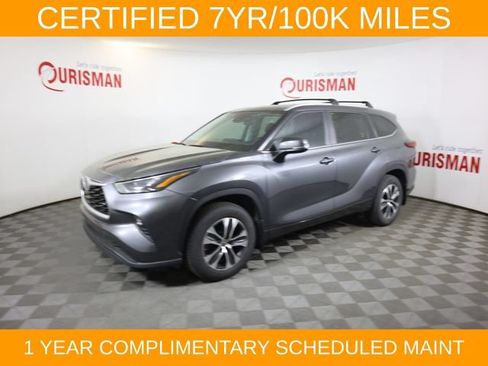 Used 2023 Toyota Highlander XLE FWD image 4