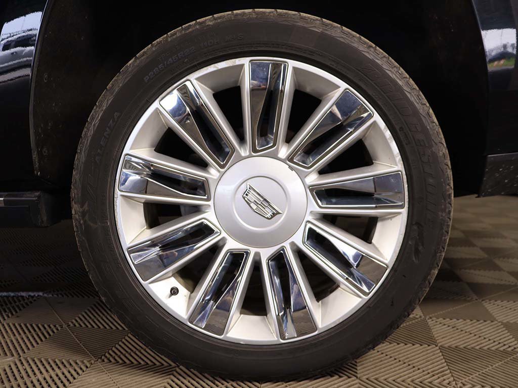 Used 2020 Cadillac Escalade Platinum AWD/4WD image 25