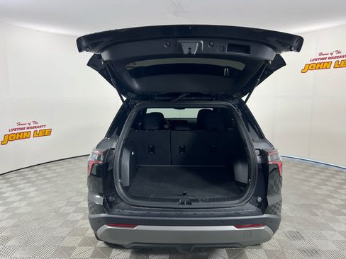 Used 2025 Chevrolet Equinox LT FWD image 5