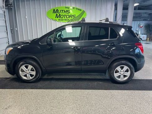 Used 2016 Chevrolet Trax LT w/ LT Convenience Package image 5