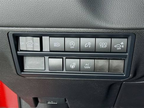 Certified 2025 Toyota Tundra Limited AWD/4WD image 11