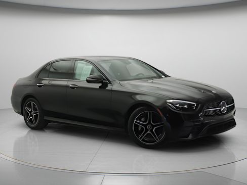 Used 2022 Mercedes-Benz E 350 Sedan image 32