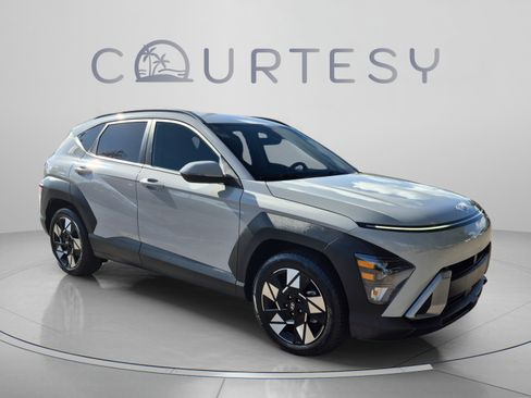 Used 2025 Hyundai Kona SEL FWD image 7