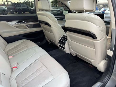 Used 2017 BMW 750i xDrive AWD/4WD image 38