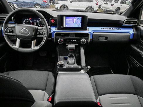 Used 2025 Toyota Tacoma TRD Off-Road image 27