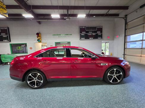 Used 2015 Ford Taurus Limited w/ Equipment Group 301A AWD/4WD image 5