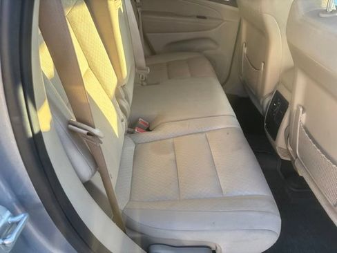 Used 2020 Jeep Grand Cherokee Laredo AWD/4WD image 16