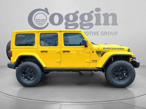 Used 2018 Jeep Wrangler Unlimited Sahara w/ Quick Order Package 24M Moab AWD/4WD image 6