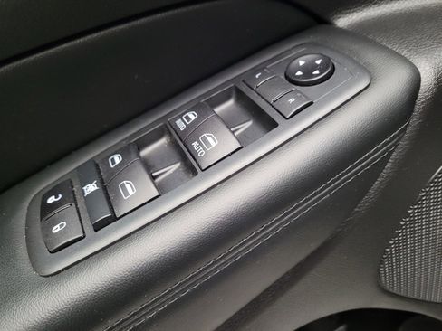 Used 2021 Jeep Grand Cherokee Limited image 27