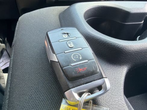 Used 2019 RAM 1500 Big Horn AWD/4WD image 43