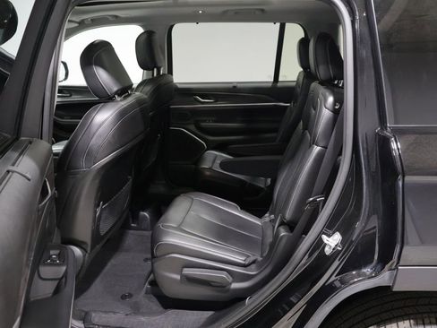 Used 2023 Jeep Grand Cherokee L Limited w/ Luxury Tech Group II image 20