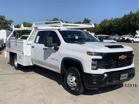 Used 2025 Chevrolet Silverado 3500 W/T RWD image 3