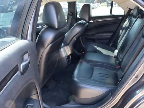 Used 2015 Chrysler 300 Limited RWD image 6