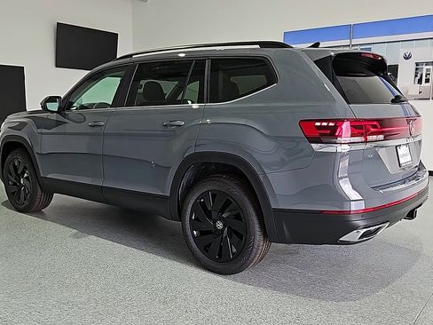 New 2026 Volkswagen Atlas SE FWD image 7