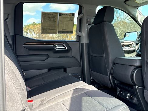 Used 2024 Chevrolet Silverado 1500 RST image 10