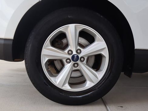 Used 2016 Ford Edge SE FWD image 12